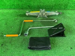 Фото запчасти домкрат TOYOTA CROWN контрактная запчасть Запчасть домкрат TOYOTA CROWN