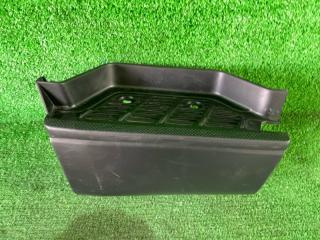 Запчасть подножка передняя правая TOYOTA HIACE