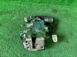 Замок двери задний правый TOYOTA VOXY