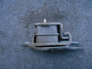 Подушка двигателя SUBARU FORESTER SG5 EJ20 928 4 ракурс