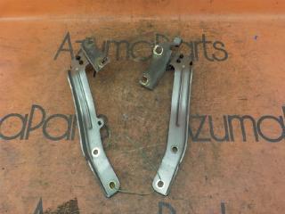 Петля капота NISSAN ELGRAND E51 VQ35DE 1074 1 ракурс