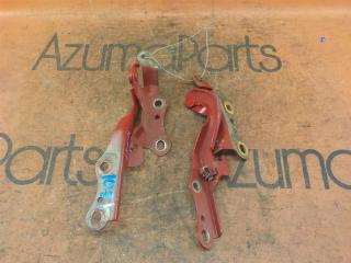 Петля капота TOYOTA SIENTA NCP81G 1NZFE 1081 1 ракурс Петля капота TOYOTA SIENTA NCP81G 1NZFE 1081 1 ракурс