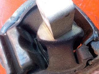 Подушка двигателя левая передняя VOLKSWAGEN POLO 9N BUD 2239 3 ракурс