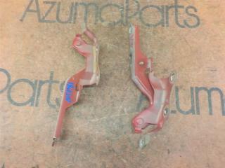 Петля капота TOYOTA SIENTA NCP81G 1173 1 ракурс Петля капота TOYOTA SIENTA NCP81G 1173 1 ракурс