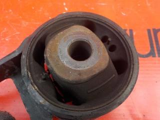 Подушка двигателя задняя TOYOTA RACTIS NCP100 2819 2 ракурс Подушка двигателя задняя TOYOTA RACTIS NCP100 2819 2 ракурс
