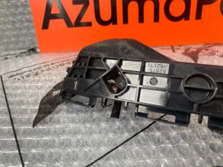 Крепление бампера правое заднее TOYOTA VITZ NSP130 52575-52171 4 ракурс