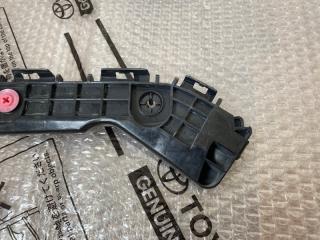 Крепление бампера правое заднее TOYOTA VOXY ZRR80G 52155-28130 4 ракурс