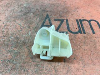Крепление бампера правое заднее TOYOTA VITZ NSP130 52155-52120 1 ракурс