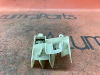 Крепление бампера правое заднее TOYOTA VITZ NSP130 52155-52120 1 ракурс
