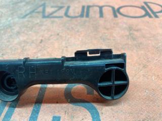 Крепление бампера правое заднее TOYOTA SIENTA NCP81G 52155-52060 3 ракурс