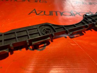 Крепление бампера правое заднее TOYOTA NOAH ZRR80G 52155-28130 3 ракурс