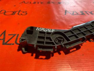 Крепление бампера правое заднее TOYOTA NOAH ZRR80G 52155-28130 4 ракурс