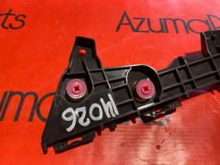 Крепление бампера левое заднее TOYOTA PRIUS MXWH60 52576-47070 2 ракурс