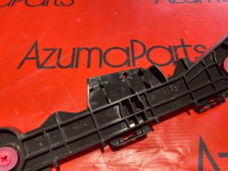 Крепление бампера левое заднее TOYOTA PRIUS MXWH60 52576-47070 3 ракурс