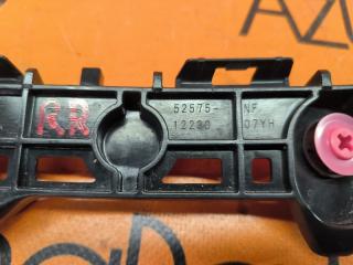 Крепление бампера правое заднее TOYOTA COROLLA SPORT NRE210 52575-12230 4 ракурс Крепление бампера правое заднее TOYOTA COROLLA SPORT NRE210 52575-12230 4 ракурс