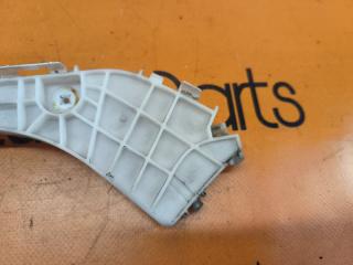 Крепление бампера правое заднее TOYOTA PRIUS ZVW30 2ZRFXE 52575-47020 2 ракурс