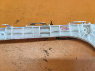 Крепление бампера правое заднее TOYOTA PRIUS ZVW30 2ZRFXE 52575-47020 3 ракурс
