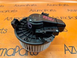 Мотор печки TOYOTA VOXY ZRR70G 4 ракурс