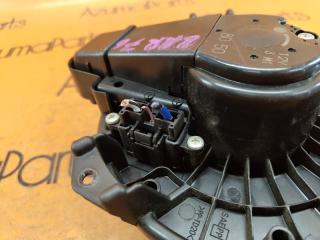 Мотор печки TOYOTA NOAH ZRR70G 3 ракурс Мотор печки TOYOTA NOAH ZRR70G 3 ракурс