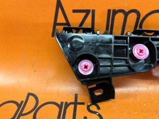 Крепление бампера правое заднее TOYOTA PRIUS MXWH60 52575-47070 2 ракурс