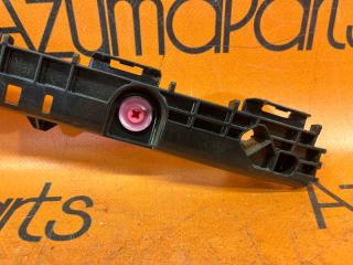 Крепление бампера правое заднее TOYOTA COROLLA TOURING NRE210W 52575-12260 4 ракурс Крепление бампера правое заднее TOYOTA COROLLA TOURING NRE210W 52575-12260 4 ракурс
