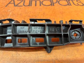 Крепление бампера правое переднее TOYOTA PRIUS MXWH60 52115-47060 3 ракурс