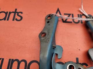 Петля капота TOYOTA SIENTA NCP81G 2 ракурс Петля капота TOYOTA SIENTA NCP81G 2 ракурс