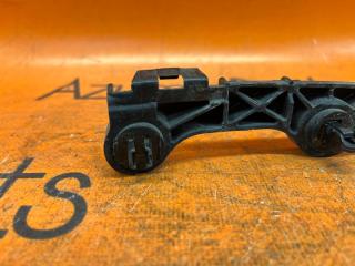 Крепление бампера правое заднее TOYOTA SIENTA NCP81G 52155-52060 5 ракурс