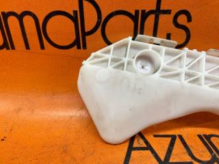 Крепление бампера правое заднее TOYOTA RACTIS NCP100 52575-52130 2 ракурс