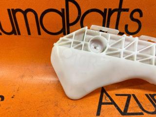 Крепление бампера правое заднее TOYOTA RACTIS NCP100 52575-52130 2 ракурс