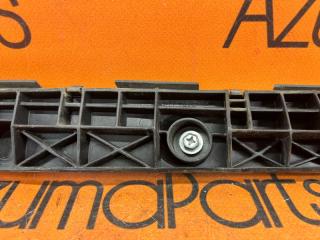 Крепление бампера левое заднее TOYOTA HARRIER MHU38W 52576-48020 3 ракурс