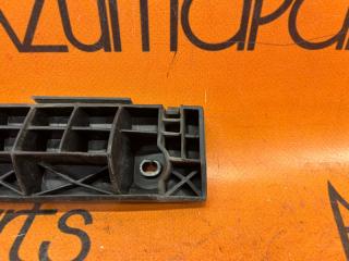 Крепление бампера левое заднее TOYOTA HARRIER MHU38W 52576-48020 4 ракурс