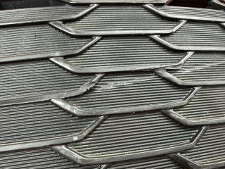 Решетка радиатора TOYOTA COROLLA SPORT NRE210 53112-12430 5 ракурс