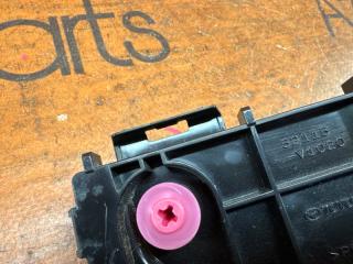 Крепление бампера правое переднее TOYOTA VOXY MZRA90W 52115-V1020 2 ракурс