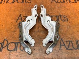 Петля капота TOYOTA SIENTA NCP81G 1 ракурс Петля капота TOYOTA SIENTA NCP81G 1 ракурс