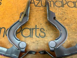 Петля капота TOYOTA SIENTA NCP81G 3 ракурс Петля капота TOYOTA SIENTA NCP81G 3 ракурс