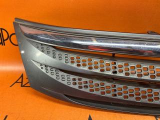 Решетка радиатора TOYOTA ISIS ZNM10 53101-44230 2 ракурс