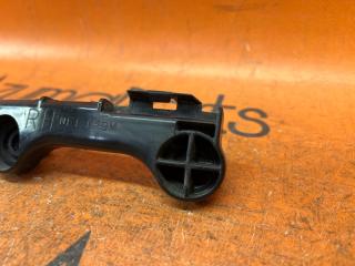 Крепление бампера правое заднее TOYOTA SIENTA NCP81G 52155-52060 3 ракурс