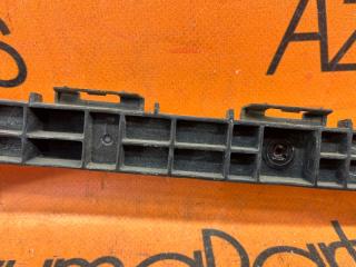 Крепление бампера левое заднее TOYOTA PRIUS ZVW30 52576-47020 3 ракурс