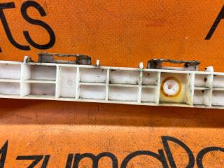 Крепление бампера левое заднее TOYOTA PRIUS ZVW30 52576-47020 3 ракурс