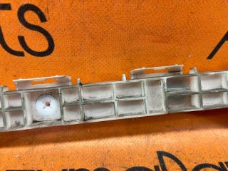 Крепление бампера правое заднее TOYOTA PRIUS ZVW30 52575-47020 3 ракурс