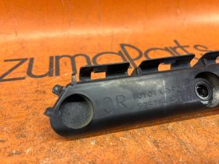 Крепление бампера правое заднее TOYOTA VITZ KSP90 52575-52110 2 ракурс