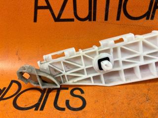 Крепление бампера правое заднее TOYOTA RACTIS NCP100 52575-52130 5 ракурс
