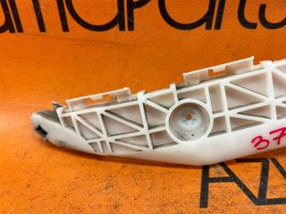 Крепление бампера левое заднее TOYOTA RACTIS NCP100 52576-52110 2 ракурс