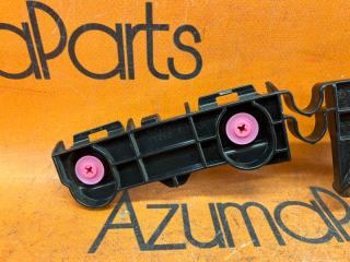Крепление бампера левое заднее TOYOTA VOXY MZRA90W 52576-V1010 2 ракурс