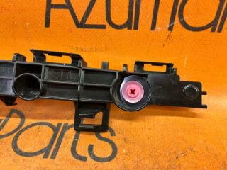Крепление бампера левое заднее TOYOTA YARIS KSP210 52576-K0010 3 ракурс