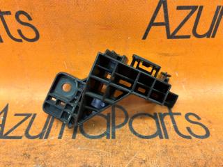 Крепление бампера правое заднее TOYOTA COROLLA CROSS ZSG10 52562-16030 1 ракурс