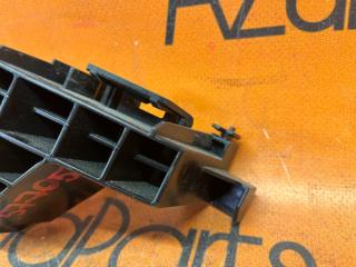 Крепление бампера правое заднее TOYOTA COROLLA CROSS ZSG10 52562-16030 3 ракурс