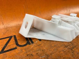 Крепление бампера левое заднее TOYOTA AQUA MXPK10 52156-52160 2 ракурс