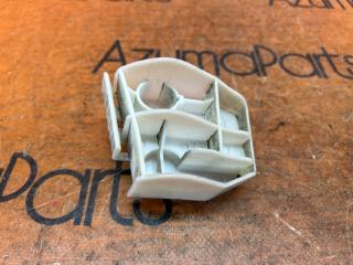 Крепление бампера правое заднее TOYOTA RACTIS NCP100 52562-52040 1 ракурс